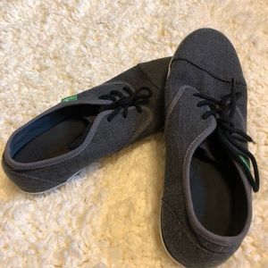 Women’s Sanuk blue Maisie style size 8